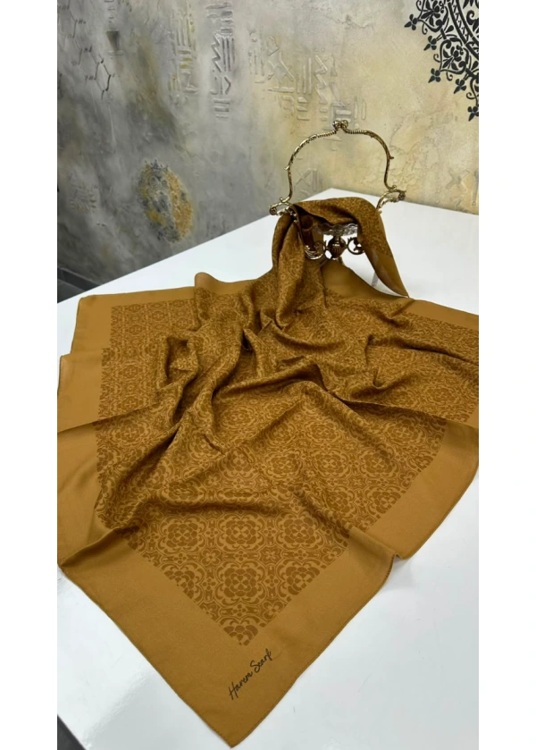 Kapalı Yonca Gold Eşarp 11